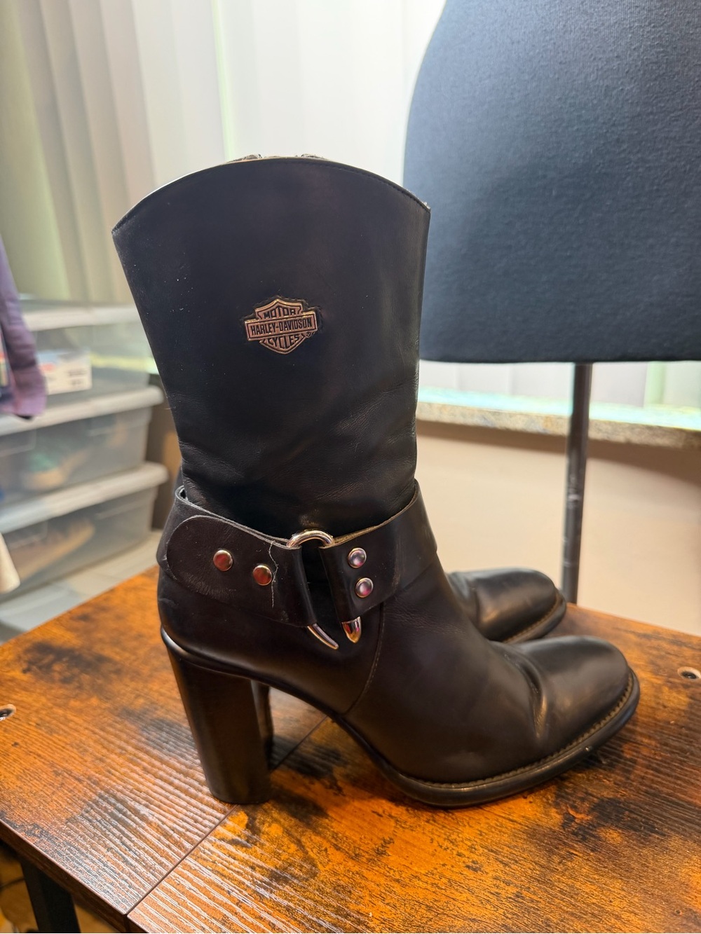 Harley Davidson leather women’s heeled buckle boots size 8.5